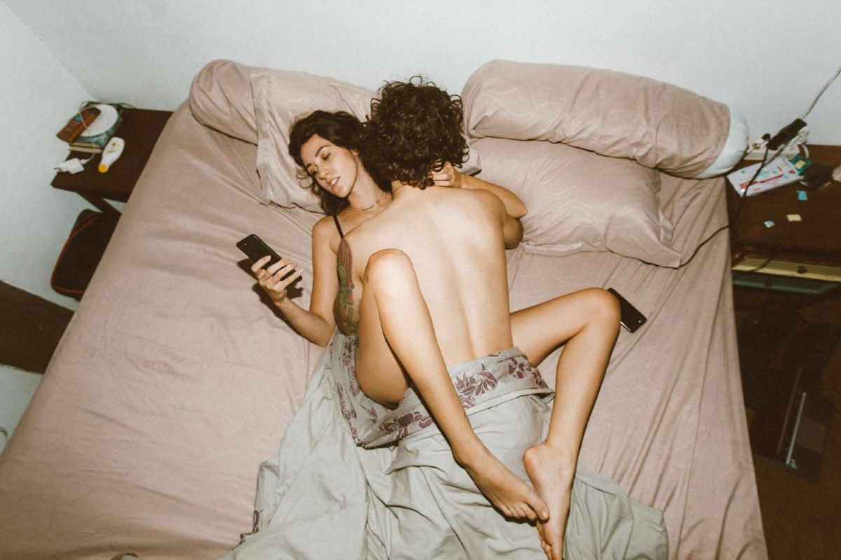 Photo: Roman Odintsov via <a href="https://www.pexels.com/photo/couple-having-sex-and-using-smartphone-4553619/" rel="noopener" target="_blank">Pexels</a>